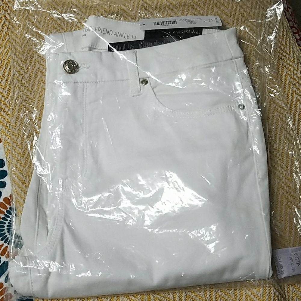 NWTChicos (petite1/size8) So Slimming ankle jeans